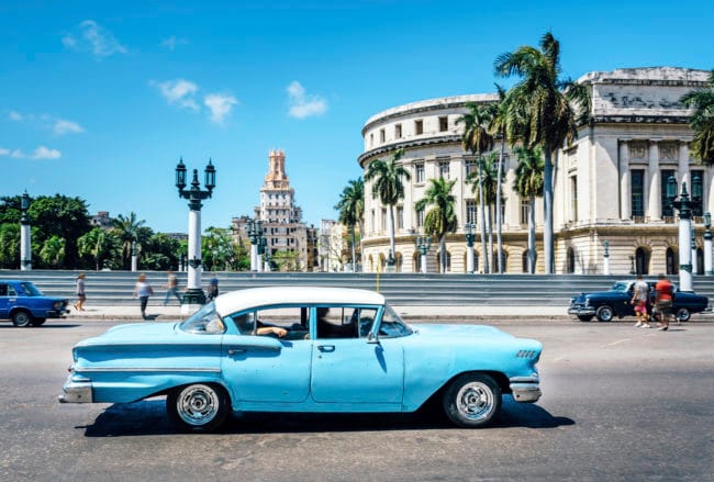 Old-blue-American-car-on-Havana-street